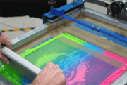 How to Choose: A Comparison of Screen Printing Vs. Heat Press