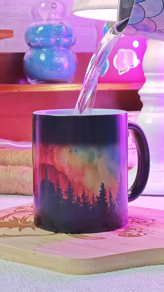 Pour hot water into the color-changing mug.